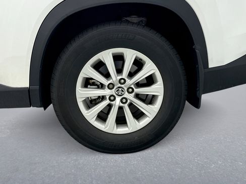 Used 2024 Toyota Grand Highlander XLE image 12