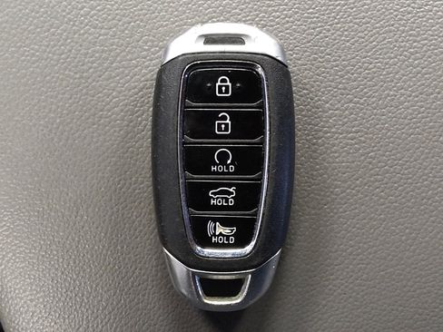 Used 2023 Hyundai Elantra SEL FWD image 32