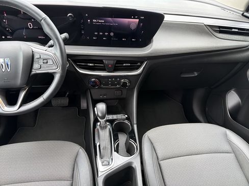 Certified 2024 Buick Encore GX Preferred w/ Comfort Package FWD image 15