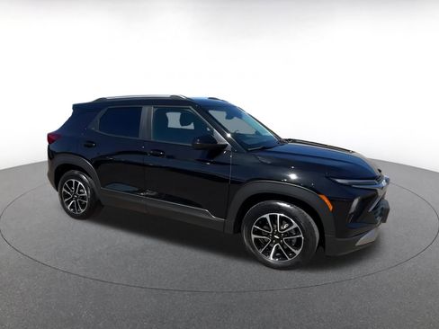 Used 2024 Chevrolet TrailBlazer LT w/ Driver Confidence Package image 2