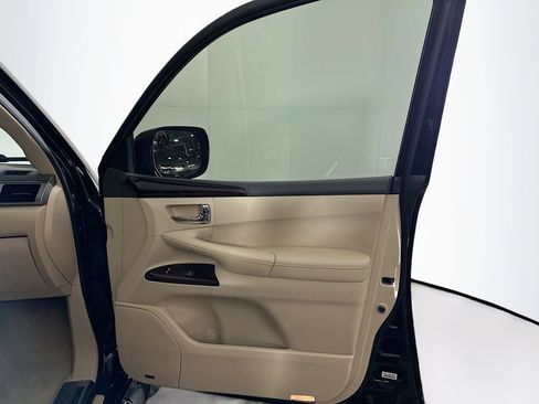 Used 2013 Lexus LX 570 4WD image 35