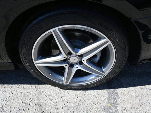 Used 2017 Mercedes-Benz E 300 image 20