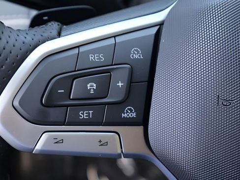 New 2026 Volkswagen Tiguan SEL R-Line AWD/4WD image 20