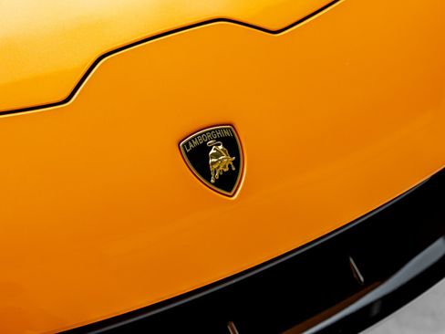 Used 2023 Lamborghini Huracan EVO RWD image 22
