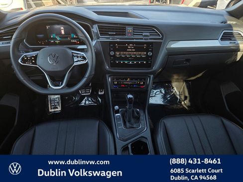 Certified 2022 Volkswagen Tiguan SE R-Line image 13