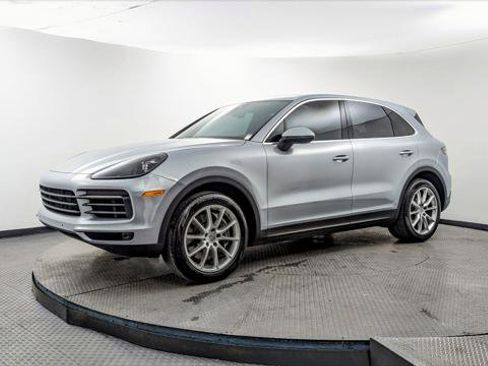 Used 2021 Porsche Cayenne image 2