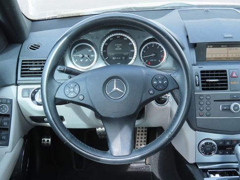 Used 2011 Mercedes-Benz C 300 Sedan image 6
