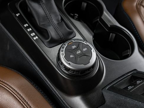 Used 2023 Ford Bronco Outer Banks image 25