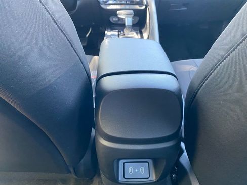 New 2026 Hyundai Elantra Hybrid FWD image 32