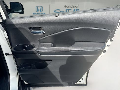 Certified 2018 Honda Pilot Touring image 33