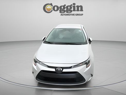 Used 2026 Toyota Corolla LE w/ LE Premium Package FWD image 30