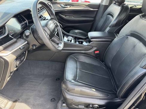 Used 2023 Jeep Grand Cherokee 4WD 4xe w/ Luxury Tech Group II image 27