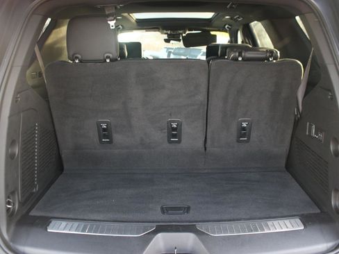 Used 2023 Chevrolet Tahoe Premier image 11