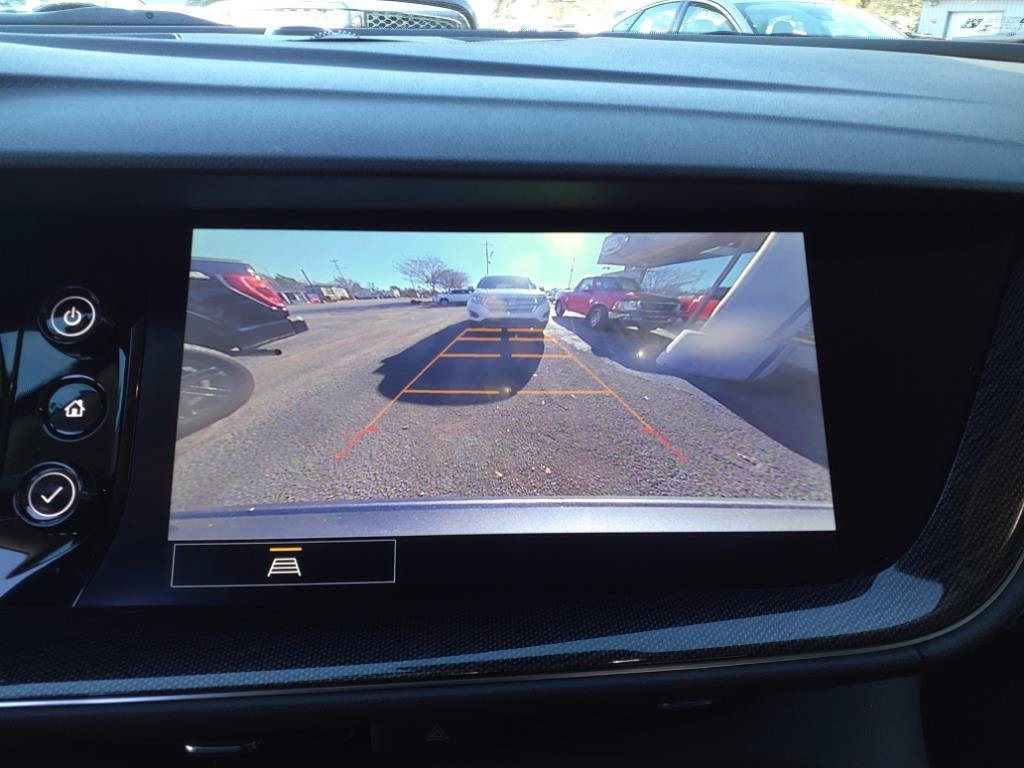 Used 2021 Buick Envision Essence FWD image 18