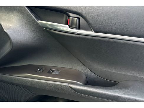 Used 2023 Toyota Camry SE image 17