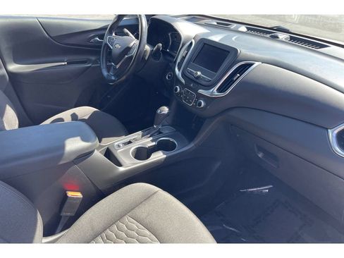 Used 2021 Chevrolet Equinox LT FWD image 19