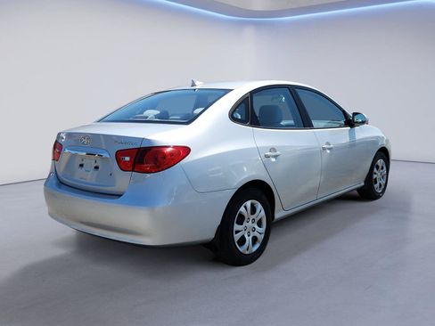 Used 2010 Hyundai Elantra GLS FWD image 3