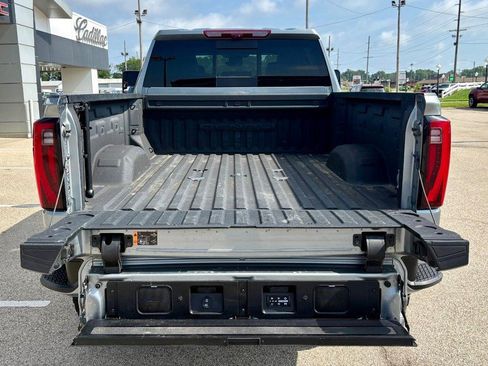 Used 2024 GMC Sierra 2500 Denali Ultimate AWD/4WD image 6
