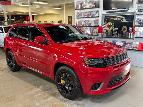 Used 2021 Jeep Grand Cherokee Trackhawk AWD/4WD image 4