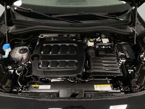 Certified 2026 Volkswagen Tiguan SE AWD/4WD image 11