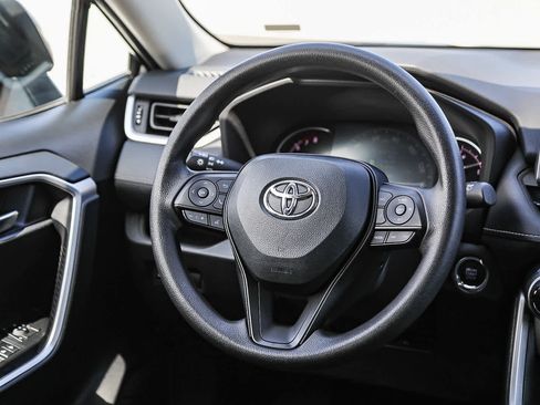 Used 2025 Toyota RAV4 XLE FWD image 15