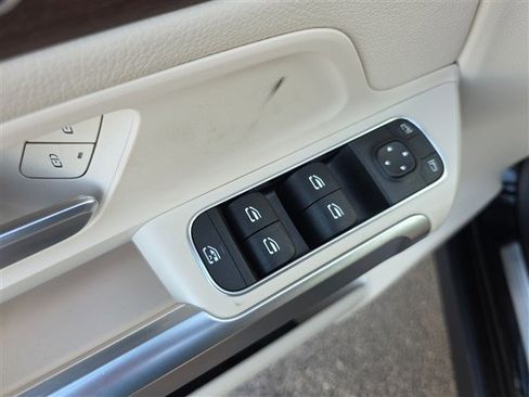 Used 2020 Mercedes-Benz GLB 250 4MATIC image 14