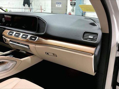 Used 2026 Mercedes-Benz GLE 450e 4MATIC image 19