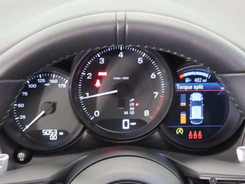 Certified 2026 Porsche Macan AWD/4WD image 16