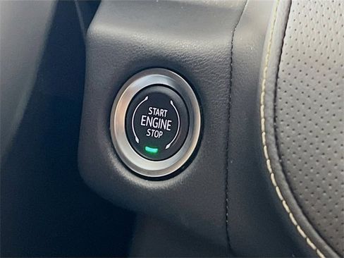 Used 2024 GMC Yukon XL SLT image 16