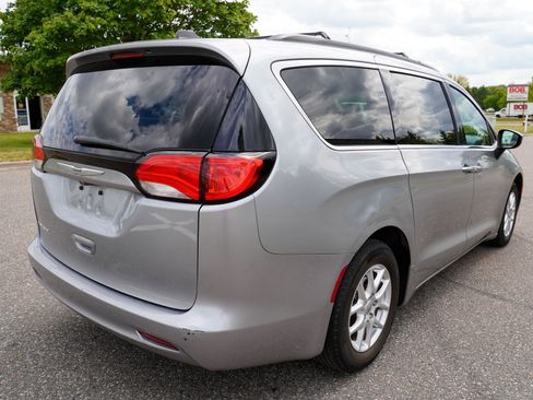 Used 2021 Chrysler Voyager Lxi FWD image 3