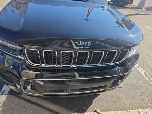 Used 2021 Jeep Grand Cherokee L Overland w/ Luxury Tech Group IV image 3