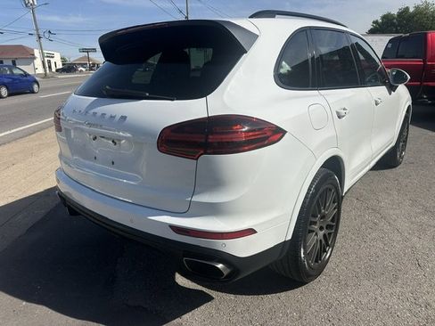 Used 2017 Porsche Cayenne Platinum Edition image 5