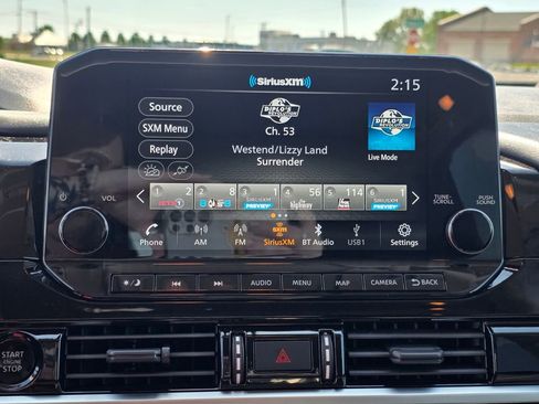 Used 2025 Nissan Pathfinder SL AWD/4WD image 23