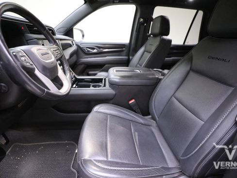 Used 2021 GMC Yukon Denali w/ Denali Premium Package image 5