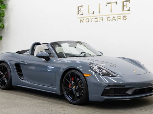 Used 2018 Porsche 718 Boxster S RWD image 8