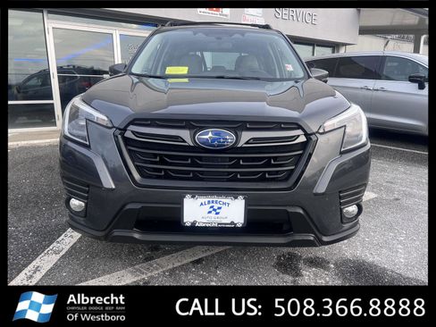 Used 2023 Subaru Forester Limited image 8