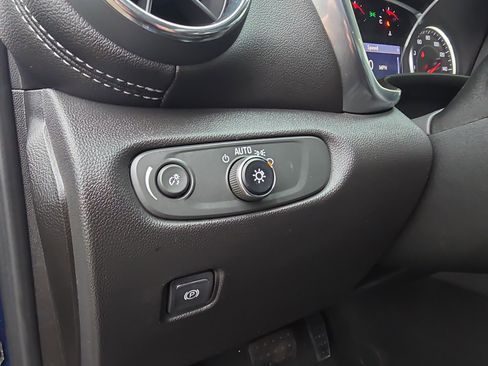 Used 2023 Chevrolet Blazer LT w/ Midnight/Sport Edition image 15