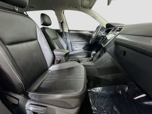 Used 2024 Volkswagen Tiguan SE FWD image 29