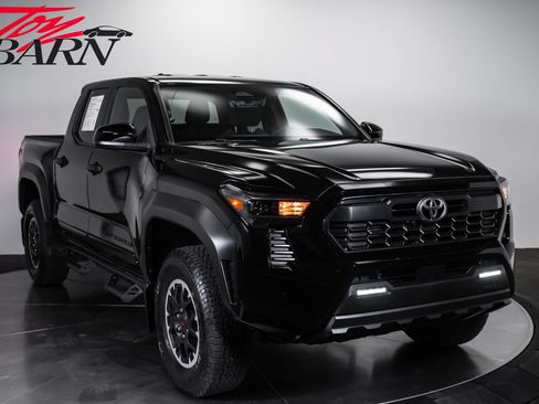 Used 2025 Toyota Tacoma TRD Off-Road AWD/4WD image 7