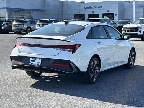 Used 2025 Hyundai Elantra Sport FWD image 25