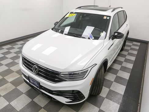 Certified 2024 Volkswagen Tiguan SE R-Line AWD/4WD image 8