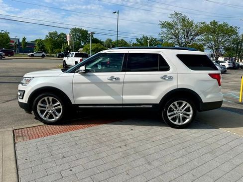 Used 2017 Ford Explorer Limited w/ Equipment Group 301A AWD/4WD image 4