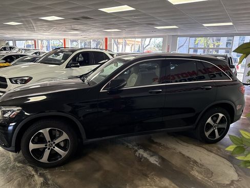 Used 2019 Mercedes-Benz GLC 350e 4MATIC image 2