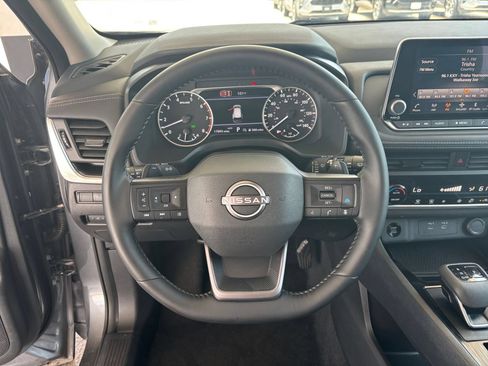 Used 2026 Nissan Rogue SV AWD/4WD image 25