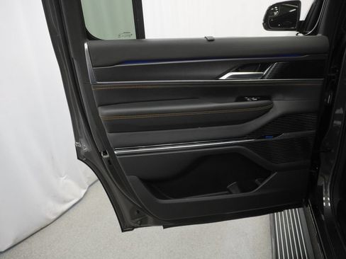 Certified 2025 Jeep Grand Wagoneer Series III w/ Rear Seat Video Group 1 AWD/4WD image 45