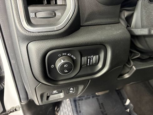 Used 2025 RAM 1500 Laramie AWD/4WD image 14