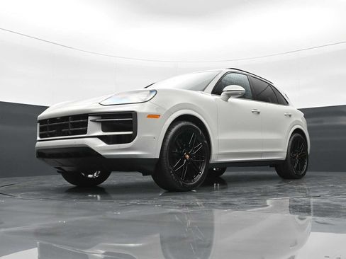 New 2026 Porsche Cayenne AWD/4WD image 37