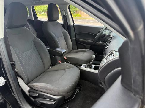 Used 2018 Jeep Compass Sport image 14