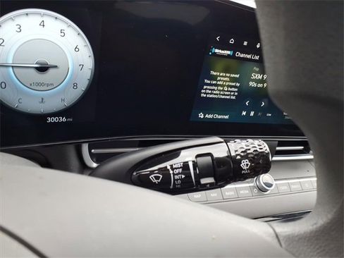 Used 2024 Hyundai Elantra SEL image 19