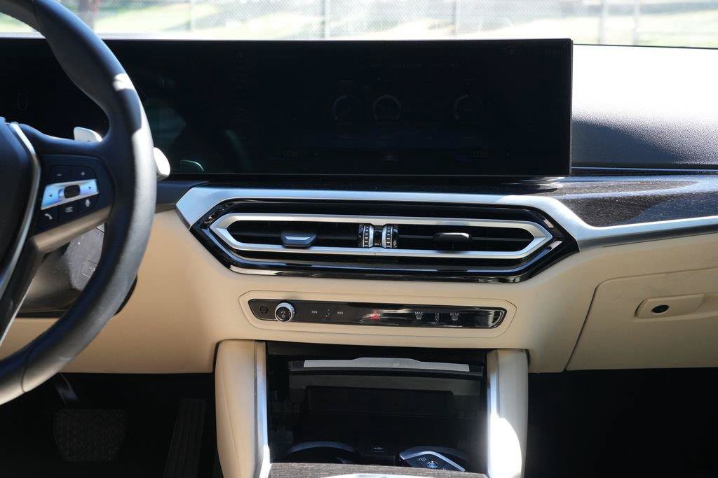 Used 2023 BMW 330i Sedan w/ Premium Package RWD image 19